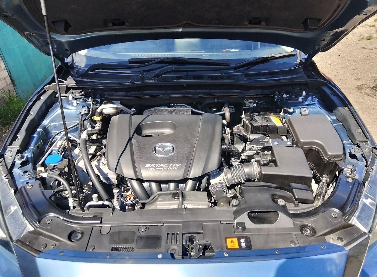 Mazda Axela, 2015
