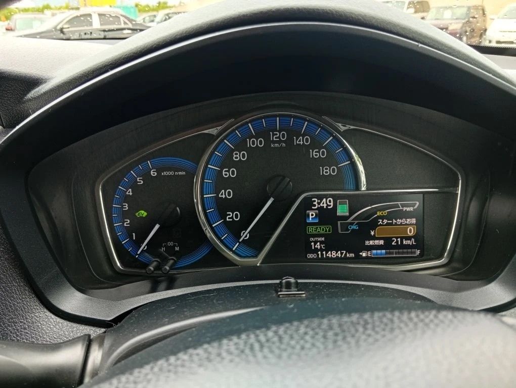 Toyota Corolla Fielder, 2018