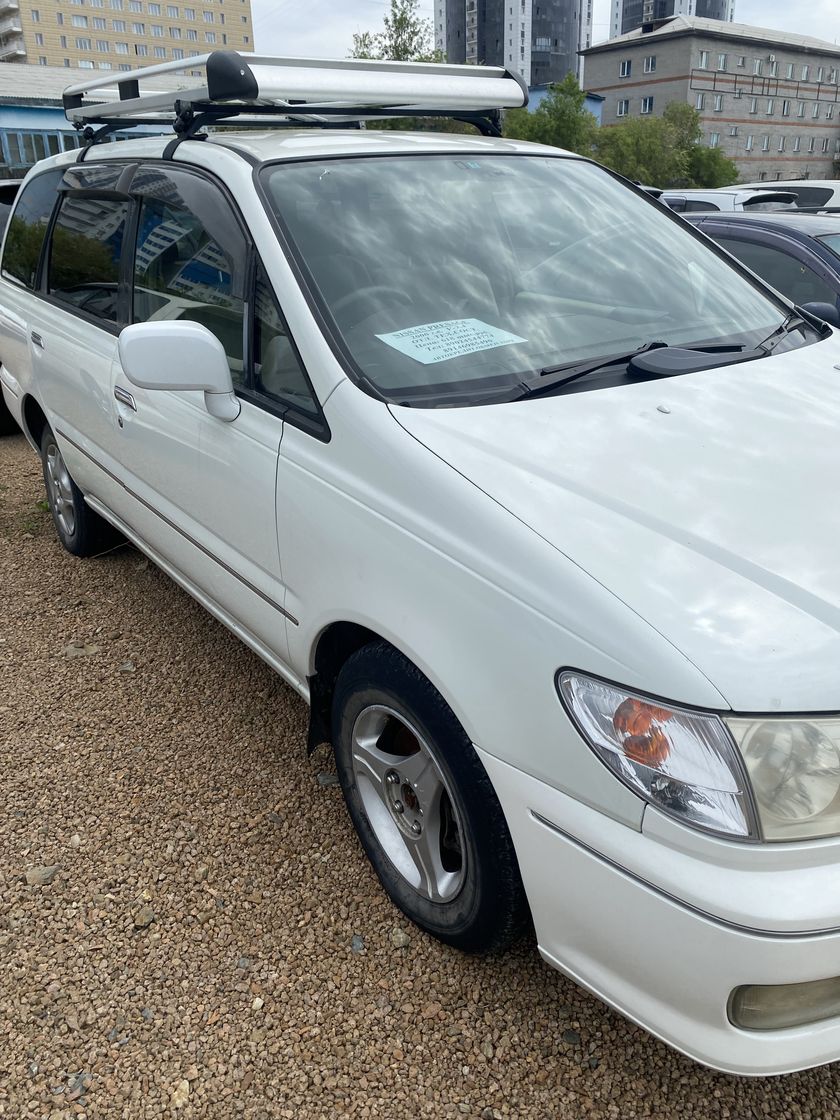 Nissan Presage, 2000