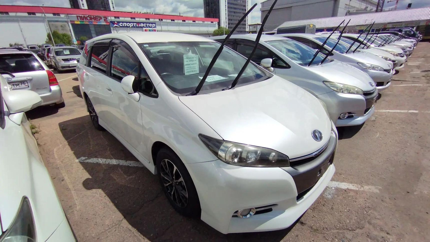 Toyota Wish, 2013