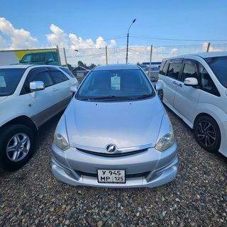 Toyota Wish, 2005