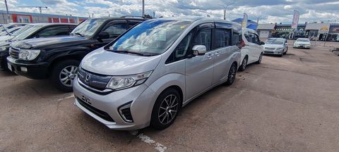 Honda Stepwgn, 2015