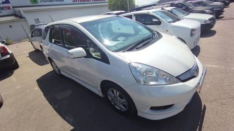 Honda Fit Shuttle, 2011