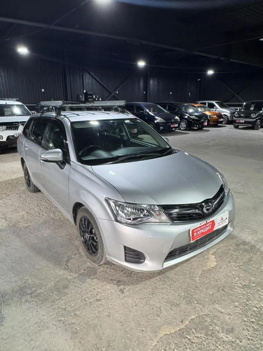 Toyota Corolla Fielder, 2015