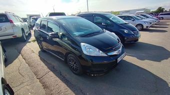 Honda Fit Shuttle, 2011