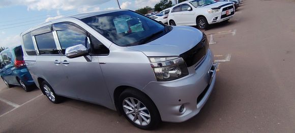 Toyota Voxy, 2007