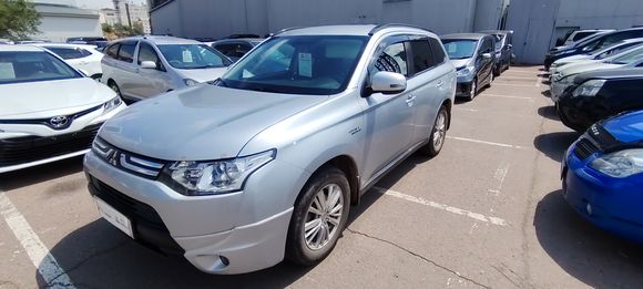 Mitsubishi Outlander, 2014