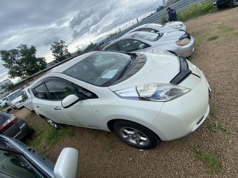 Nissan Leaf, 2011