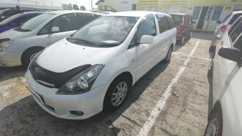 Toyota Wish, 2005