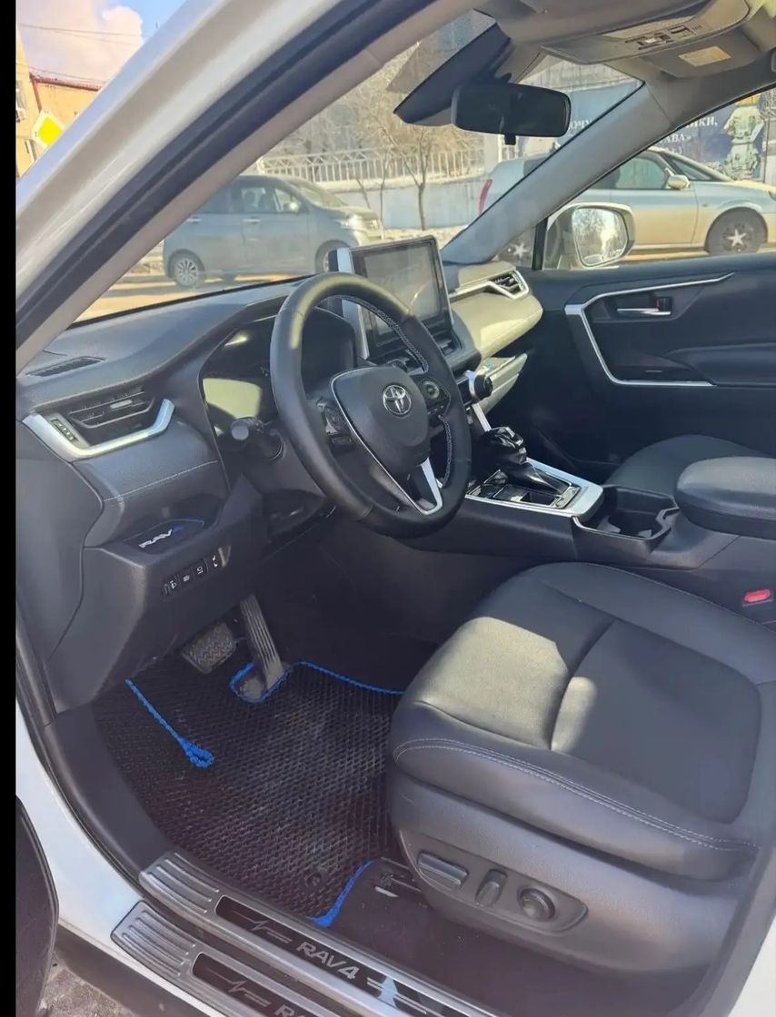 Toyota RAV4, 2020