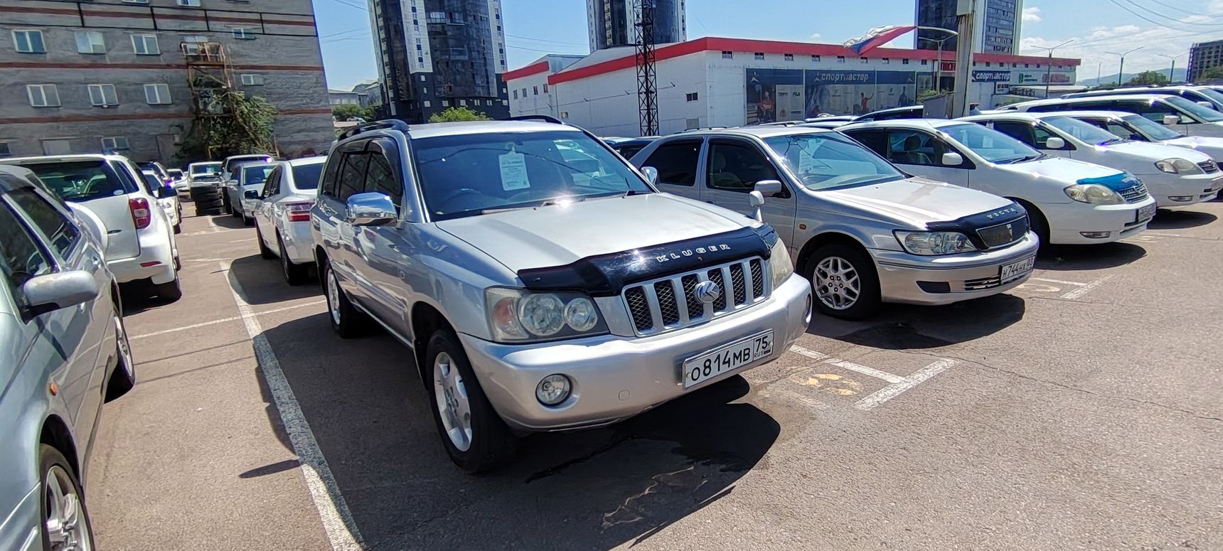 Toyota Kluger V, 2001