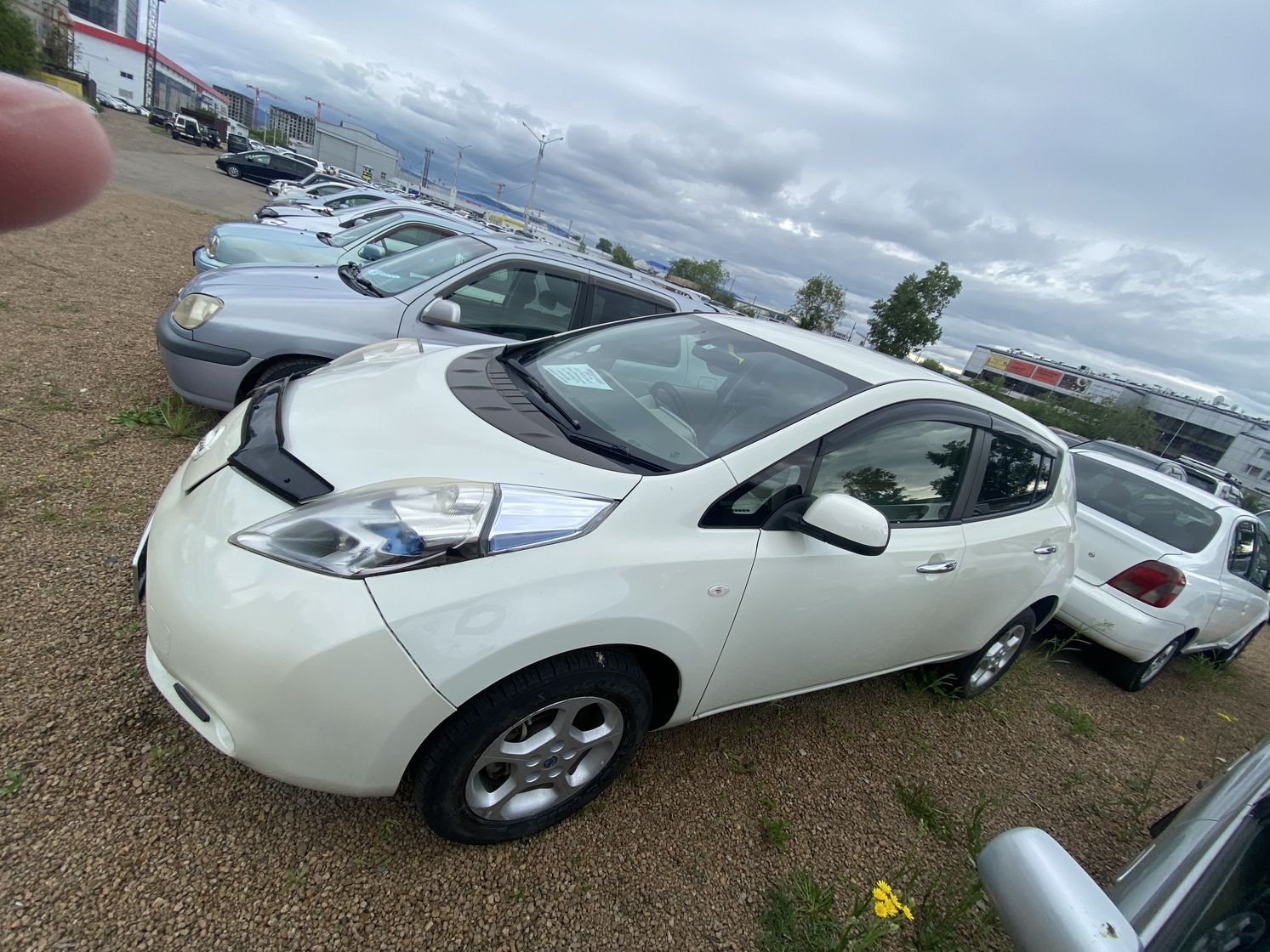 Nissan Leaf, 2011