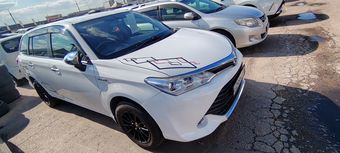Toyota Corolla Fielder, 2015