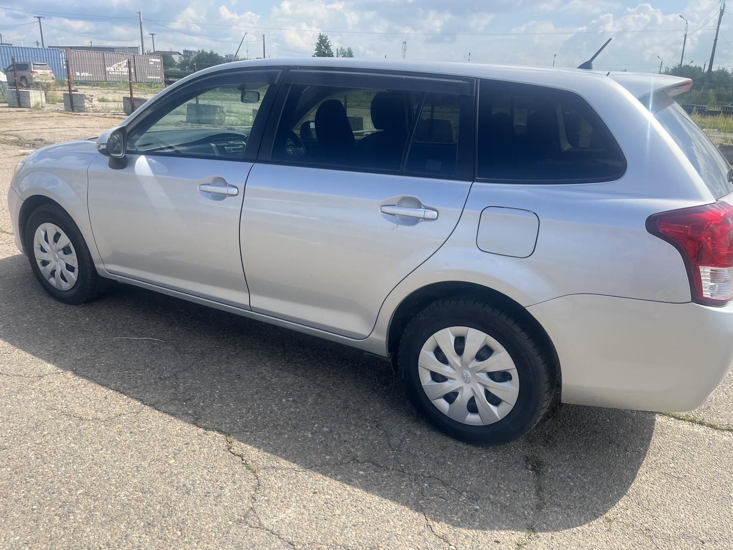 Toyota Corolla Fielder, 2013