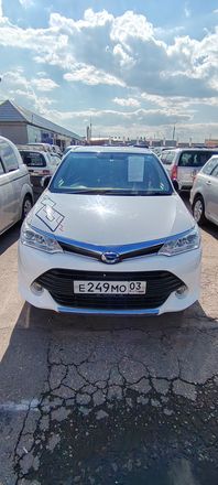 Toyota Corolla Fielder, 2015