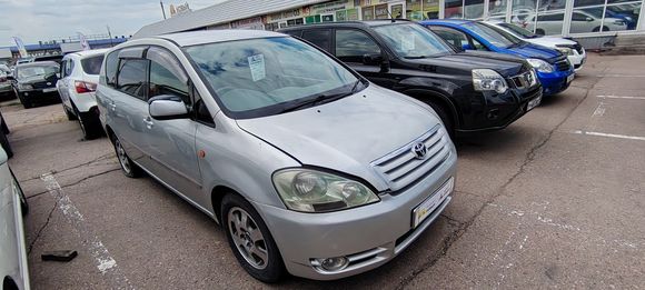Toyota Ipsum, 2001