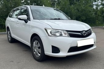 Toyota Corolla Fielder, 2013