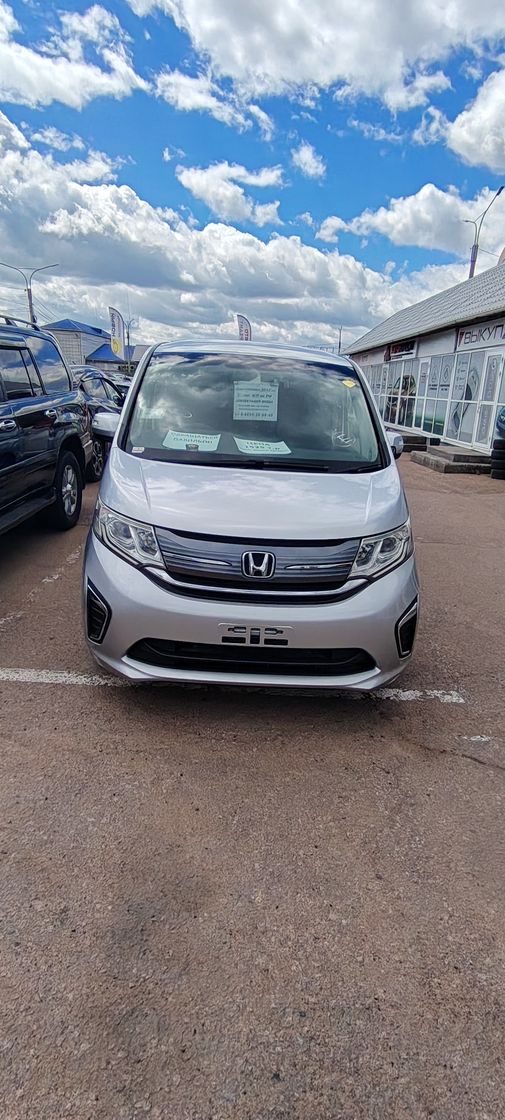 Honda Stepwgn, 2015