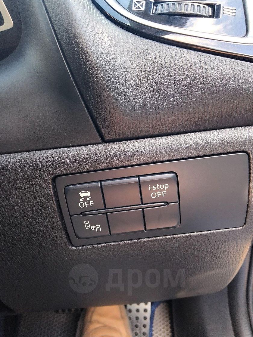 Mazda Axela, 2015