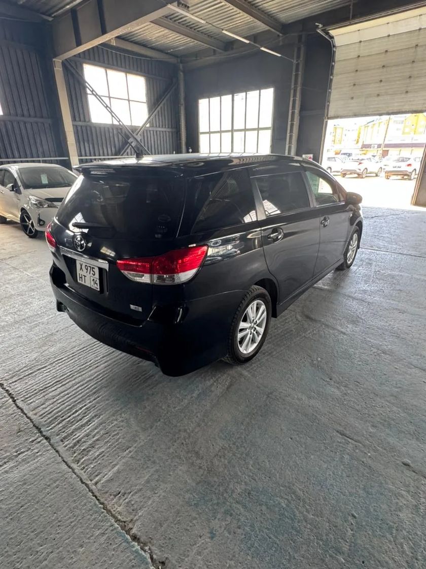 Toyota Wish, 2011