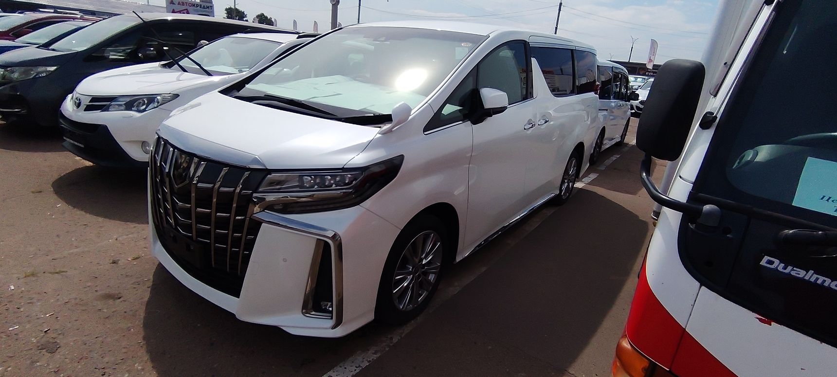 Toyota Alphard, 2020