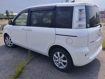 Toyota Sienta, 2012
